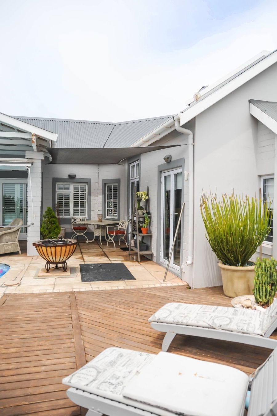 5 Bedroom Property for Sale in Myburgh Park Western Cape